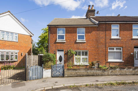 First Street, Langton Green 2 bed end of terrace house for sale