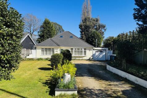 The Fosse, Kinoulton, Nottingham 4 bed detached bungalow for sale