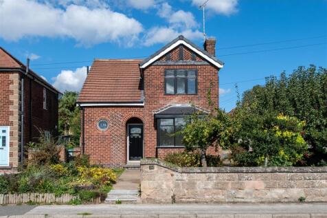 A SUPERBLY RENOVATED HOME | Westgate... 3 bed detached house for sale
