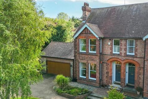 4 bedroom semi-detached house for sale
