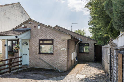 Tanners Lane, Gloucestershire GL51 1 bed bungalow for sale