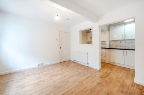 Evesham Road, Gloucestershire GL52 1 bed apartment for sale