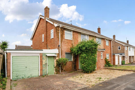 Paddocks Lane, Gloucestershire GL50 3 bed semi