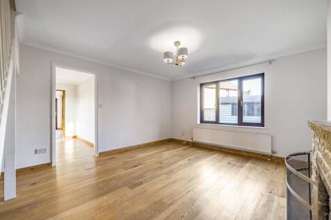 Chetwynd Mead, Oxfordshire OX18 4 bed detached house for sale