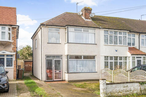 St. Margarets Avenue, Sutton SM3 3 bed end of terrace house for sale