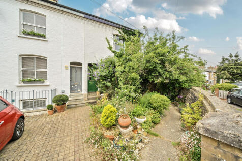 Prospect Road, Kent TN13 4 bed end of terrace house for sale