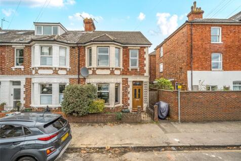 4 bedroom semi-detached house for sale