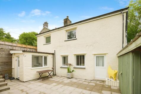 2 bedroom detached house for sale