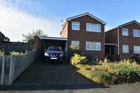 3 bedroom link detached house for sale