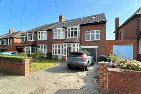 4 bedroom semi-detached house for sale