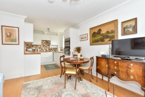 Bowes Hill, Rowlands Castle, Hampshire 2 bed apartment for sale