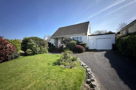 Northfield Drive, Truro 3 bed detached house for sale
