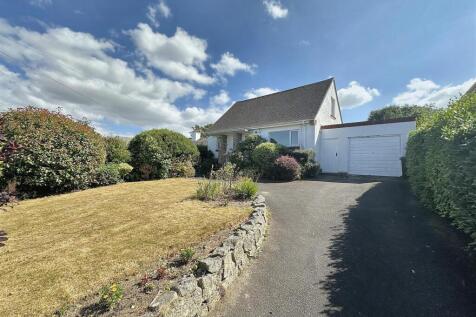 Northfield Drive, Truro 3 bed detached house for sale