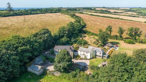 4 bedroom farm house for sale