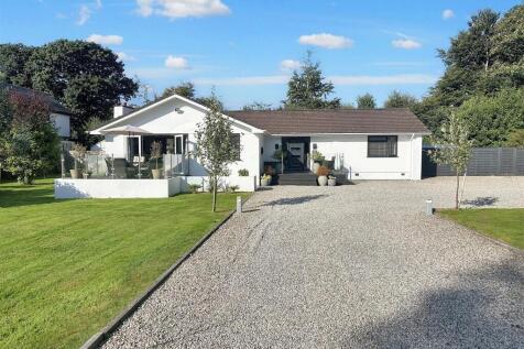 Pentewan 4 bed detached bungalow for sale