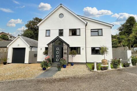Portmellon 4 bed detached house for sale