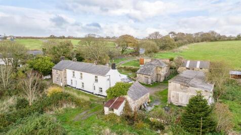 5 bedroom cottage for sale