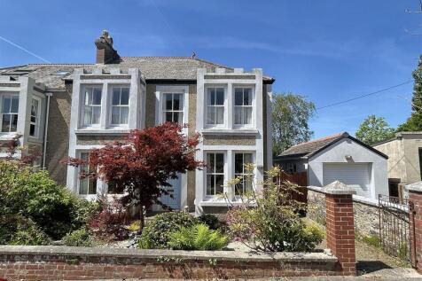 5 bedroom semi-detached house for sale