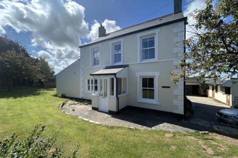 4 bedroom smallholding for sale