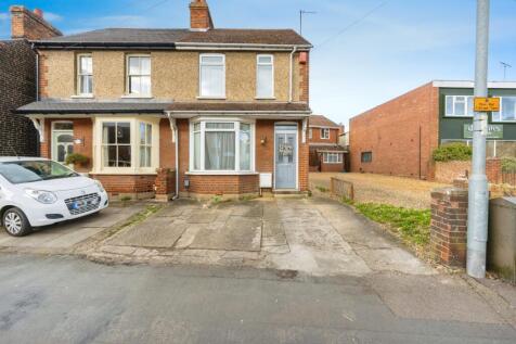 2 bedroom semi-detached house for sale