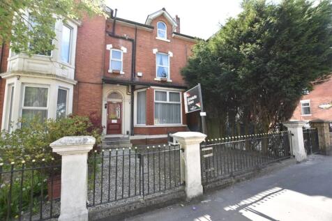 6 bedroom terraced house for sale