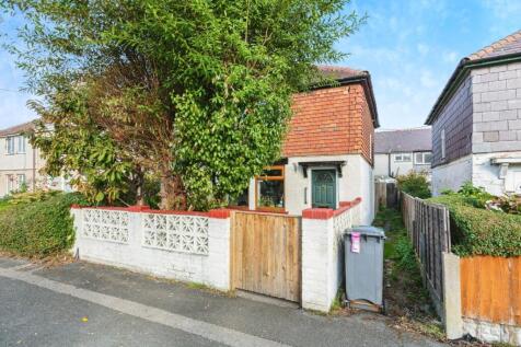 2 bedroom end of terrace house for sale