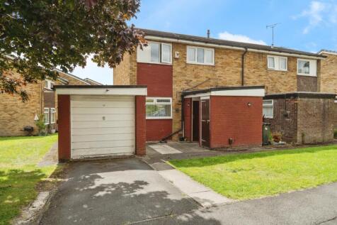 3 bedroom semi-detached house for sale
