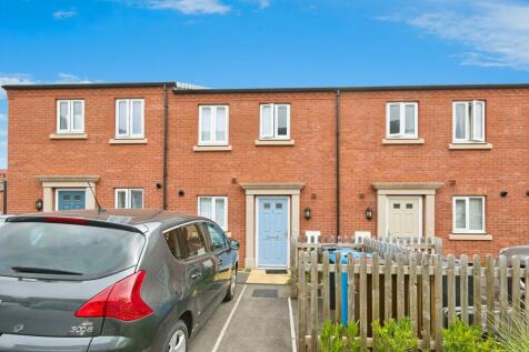 3 bedroom terraced house for sale