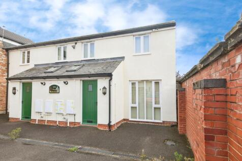 2 bedroom semi-detached house for sale