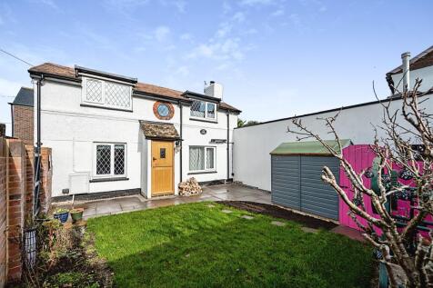 2 bedroom detached house for sale