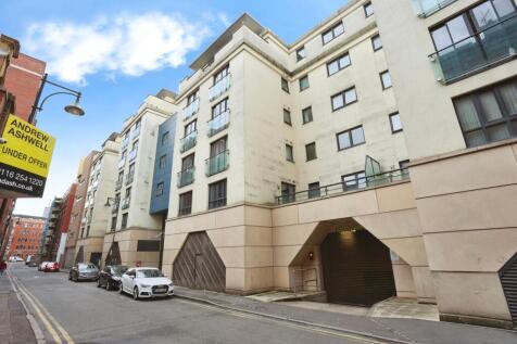 2 bedroom flat for sale