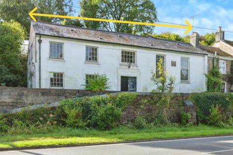 4 bedroom end of terrace house for sale