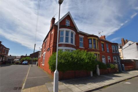 4 bedroom end of terrace house for sale