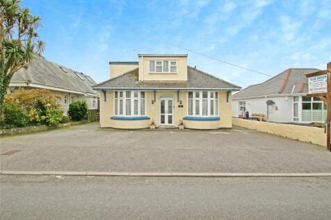 8 bedroom bungalow for sale