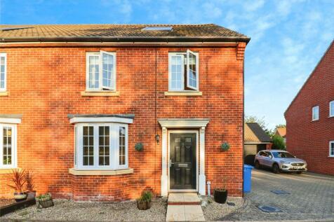 4 bedroom semi-detached house for sale