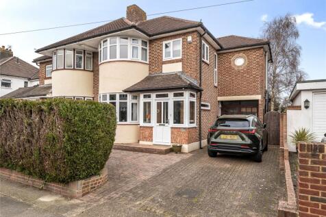 4 bedroom semi-detached house for sale