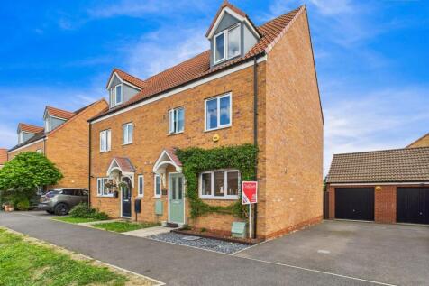 4 bedroom semi-detached house for sale