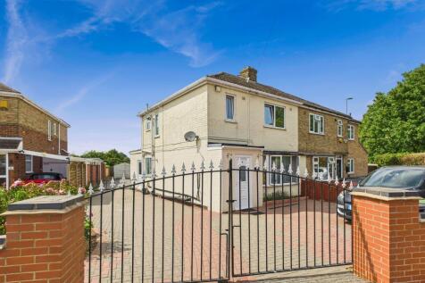3 bedroom semi-detached house for sale