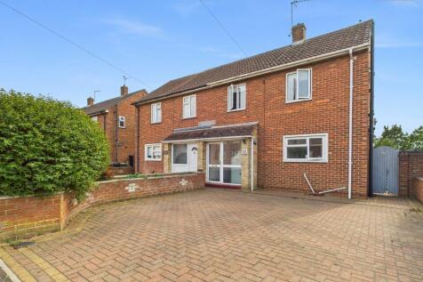 2 bedroom semi-detached house for sale