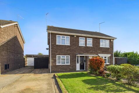 3 bedroom semi-detached house for sale