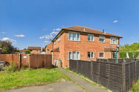 1 bedroom cluster house for sale