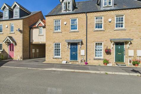 3 bedroom town house for sale