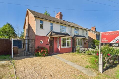 3 bedroom semi-detached house for sale