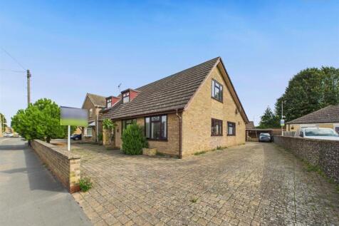 5 bedroom detached bungalow for sale