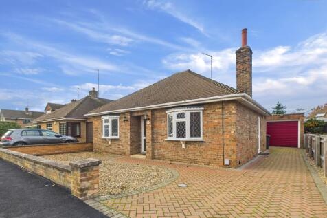 2 bedroom detached bungalow for sale