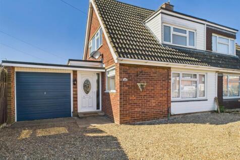 2 bedroom semi-detached bungalow for sale