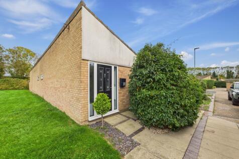 3 bedroom semi-detached bungalow for sale