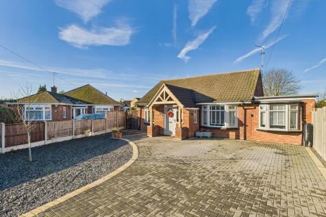 2 bedroom detached bungalow for sale