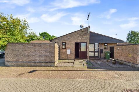 2 bedroom semi-detached bungalow for sale