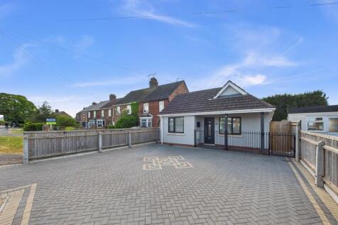 4 bedroom detached bungalow for sale